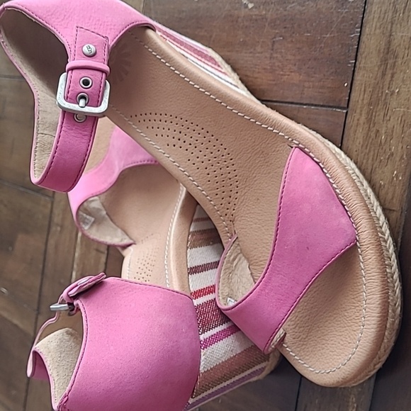 UGG Shoes - UGG Atasha Pink Stripe Espadrille Wedge Sandals size 9.5